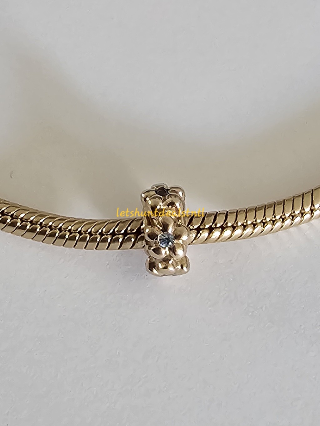 Pandora 14k Gold Flower Spacer With Sapphires. 750436sa.
